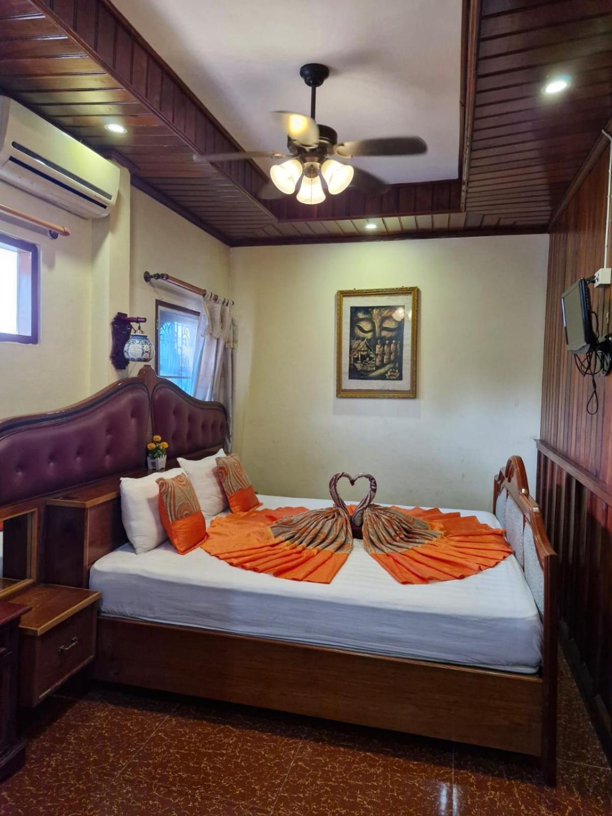 Sakura Wood House Hotell Luang Prabang Eksteriør bilde