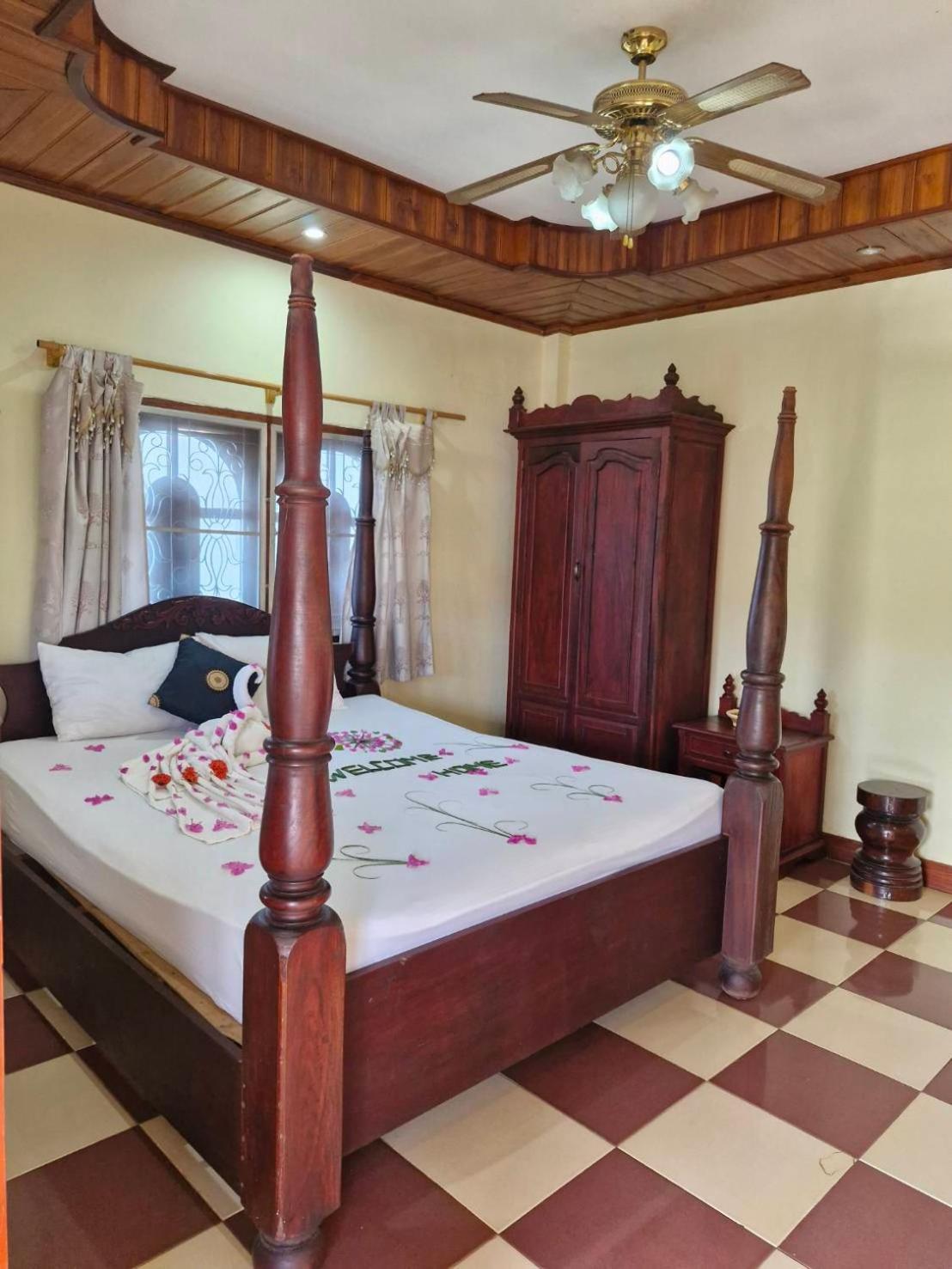 Sakura Wood House Hotell Luang Prabang Eksteriør bilde